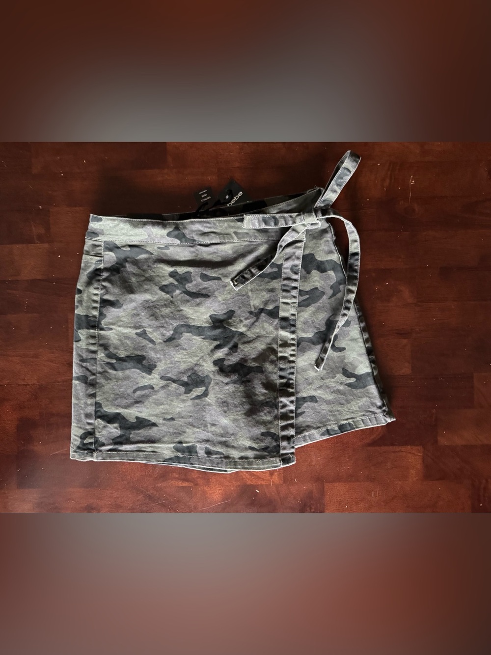 bebe Camo Side Tie Wrap Skort Size 10/30 NWT